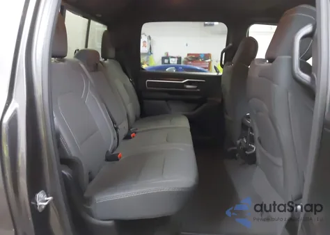 2021 Ram 1500 Big Horn 4X4 5'7 Box из США, поврежденный, VIN 1C6RRFFG3MN682148